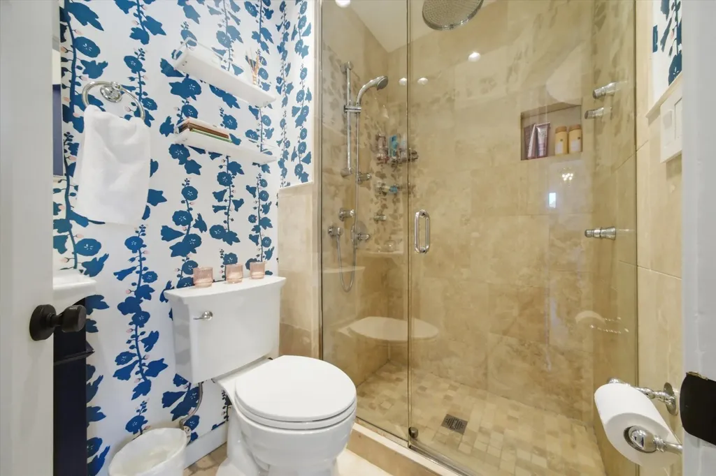 4713 North Dover Street Chicago IL 60640