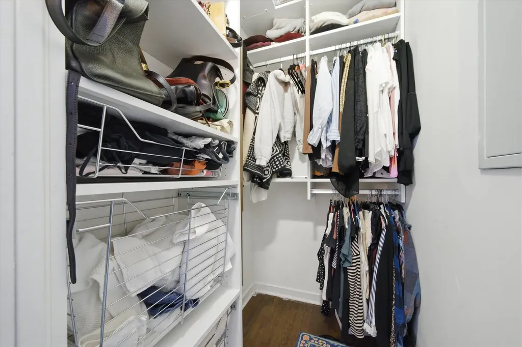 4713 North Dover Street Chicago IL 60640