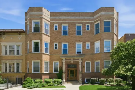 4713 North Dover Street Chicago IL 60640
