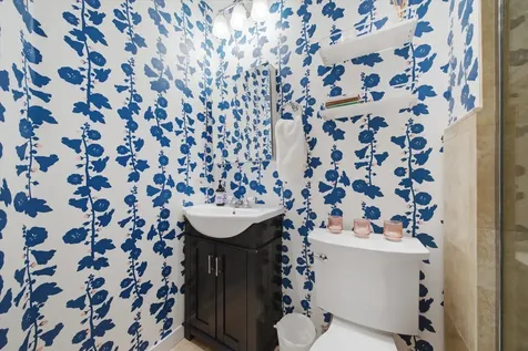 4713 North Dover Street Chicago IL 60640