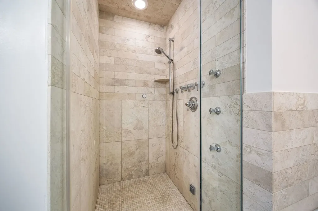 3748 North Damen Avenue Chicago IL 60618
