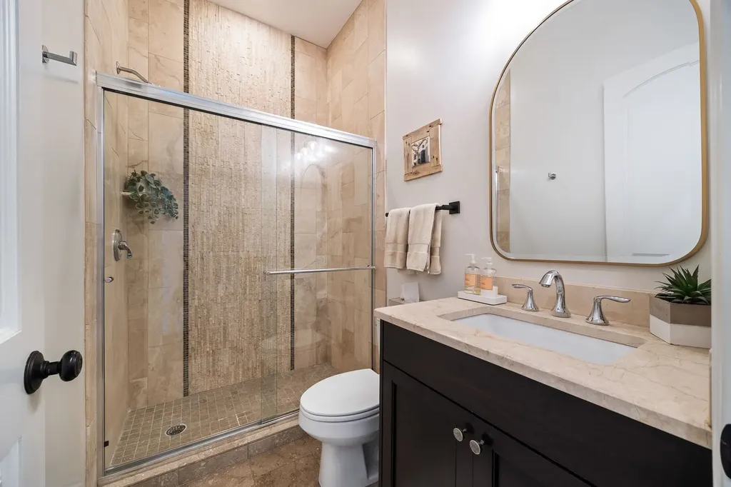 3748 North Damen Avenue Chicago IL 60618