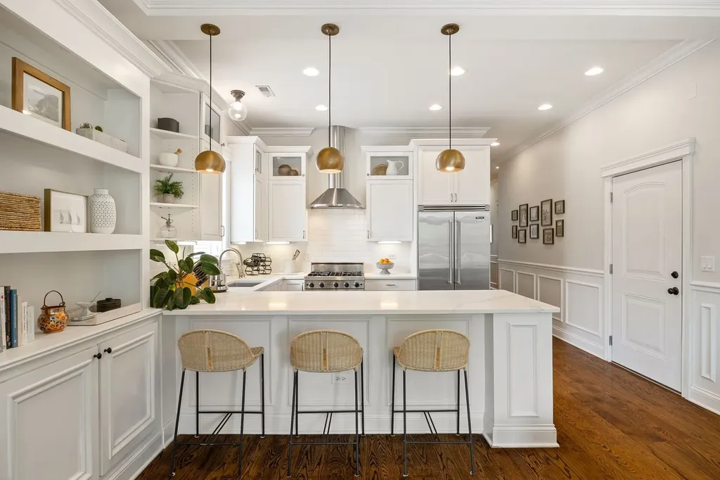 3748 North Damen Avenue Chicago IL 60618