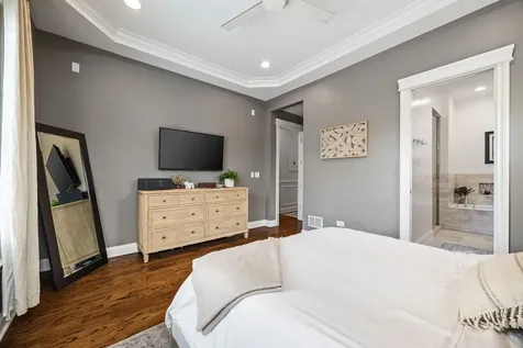 3748 North Damen Avenue Chicago IL 60618