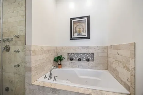 3748 North Damen Avenue Chicago IL 60618
