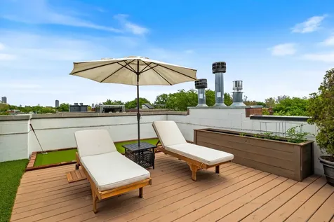3748 North Damen Avenue Chicago IL 60618