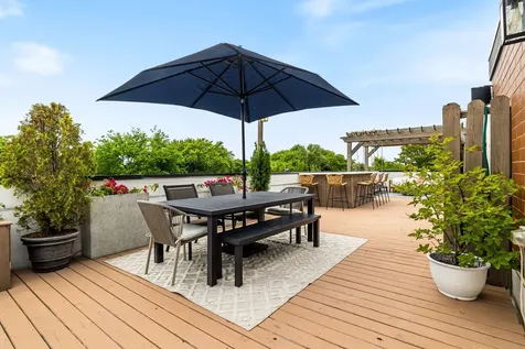 3748 North Damen Avenue Chicago IL 60618