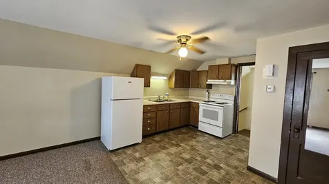 9 1/2 North Randolph Street Princeton IL 61356