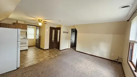 9 1/2 North Randolph Street Princeton IL 61356