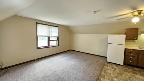 9 1/2 North Randolph Street Princeton IL 61356