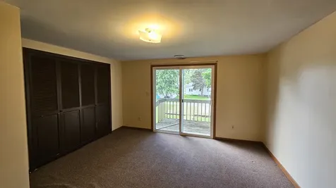 9 1/2 North Randolph Street Princeton IL 61356