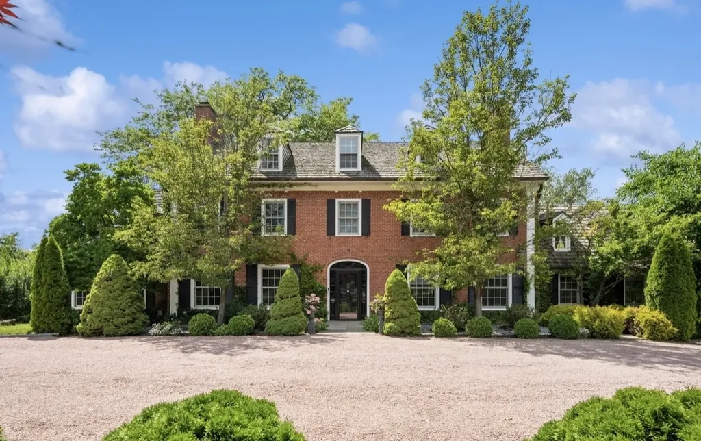 82 Woodley Road Winnetka IL 60093