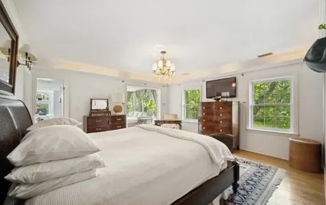 82 Woodley Road Winnetka IL 60093