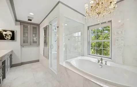 82 Woodley Road Winnetka IL 60093