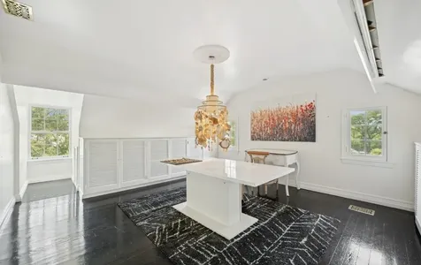 82 Woodley Road Winnetka IL 60093