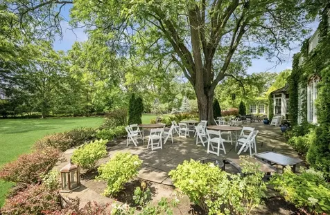 82 Woodley Road Winnetka IL 60093