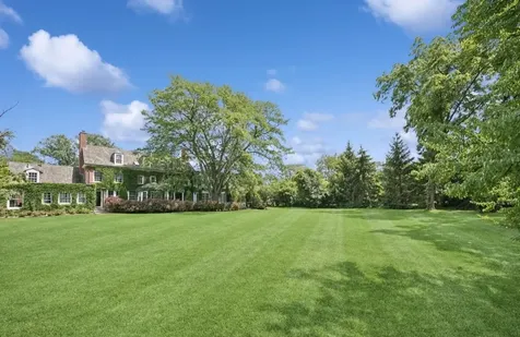 82 Woodley Road Winnetka IL 60093
