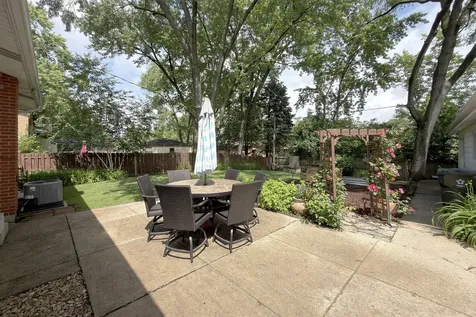 604 East Cedar Lane Mount Prospect IL 60056