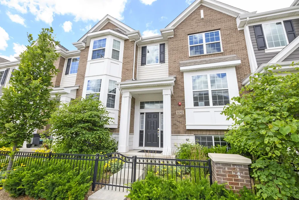 9242 143RD Street Orland Park IL 60462