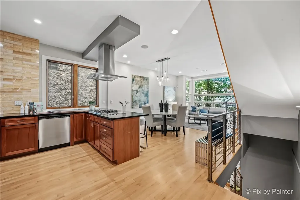 920 North Wood Street Chicago IL 60622