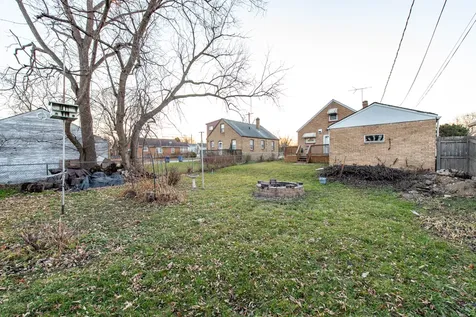 49 South Lewis Avenue Waukegan IL 60085