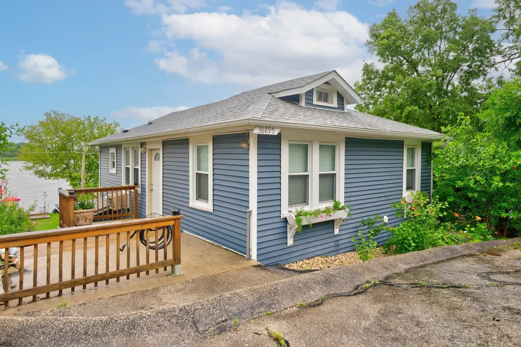 38895 North Maple Avenue Lake Villa IL 60046