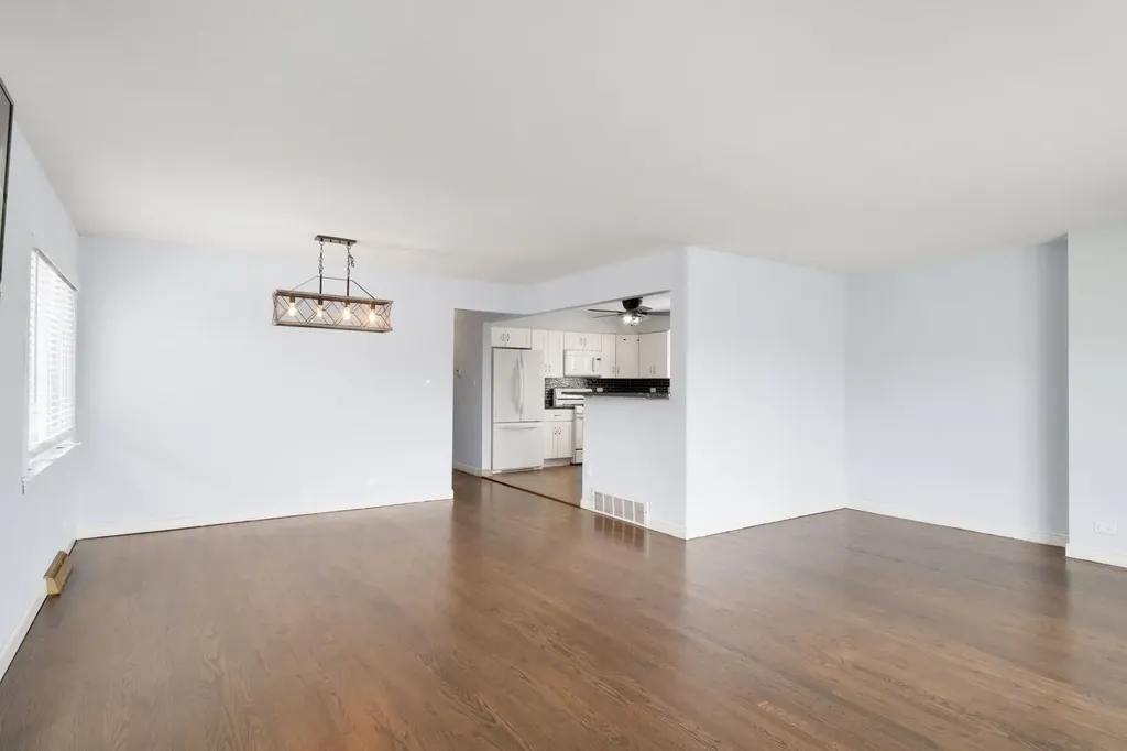 5129 North Chester Avenue Chicago IL 60656