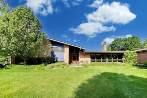 1500 West Blackhawk Drive Mount Prospect IL 60056