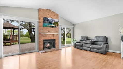 1210 Camden Lane Aurora IL 60504