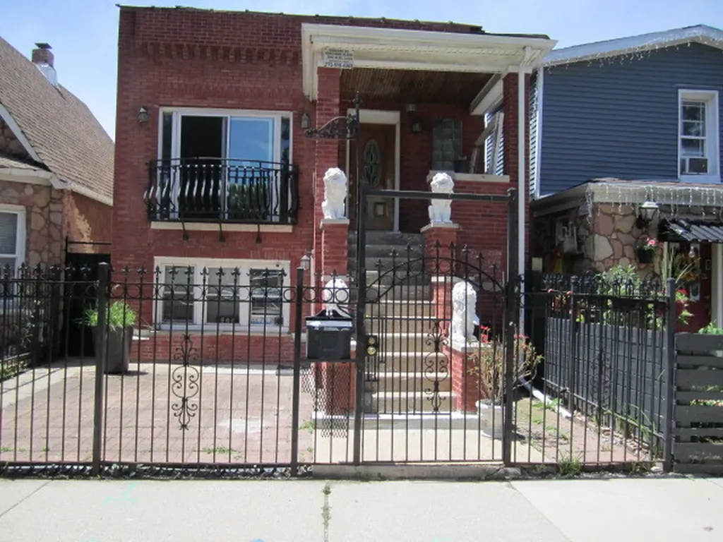 846 North Saint Louis Avenue Chicago IL 60651