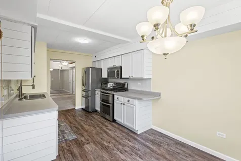 6855 Forestview Drive Oak Forest IL 60452