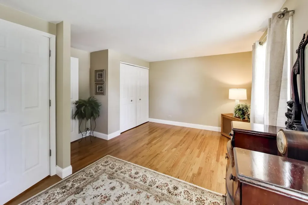 1424 Bates Lane Schaumburg IL 60193