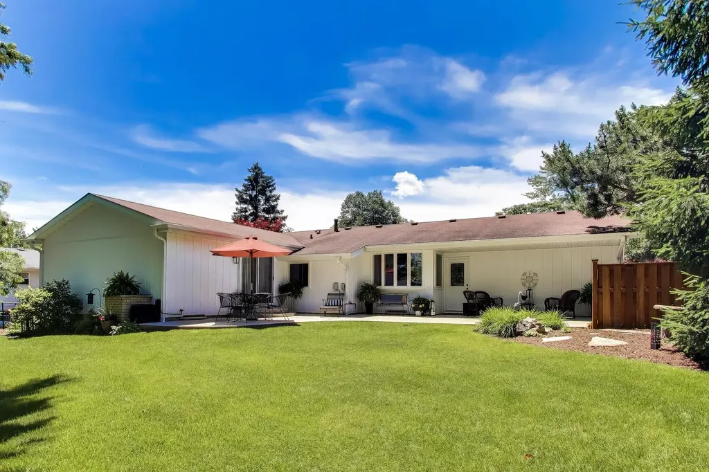 1424 Bates Lane Schaumburg IL 60193