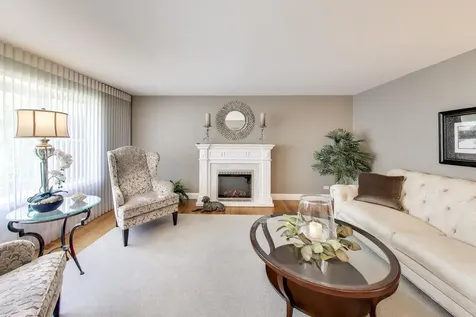 1424 Bates Lane Schaumburg IL 60193