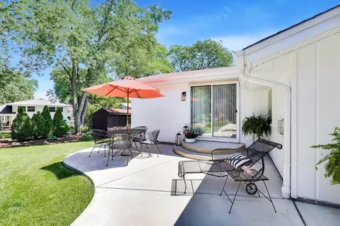 1424 Bates Lane Schaumburg IL 60193