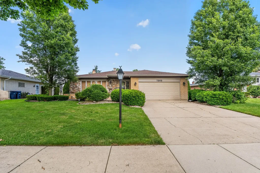 7305 Summit Road Darien IL 60561