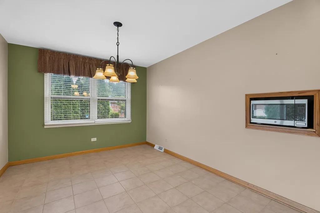 7305 Summit Road Darien IL 60561