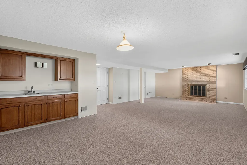 7305 Summit Road Darien IL 60561