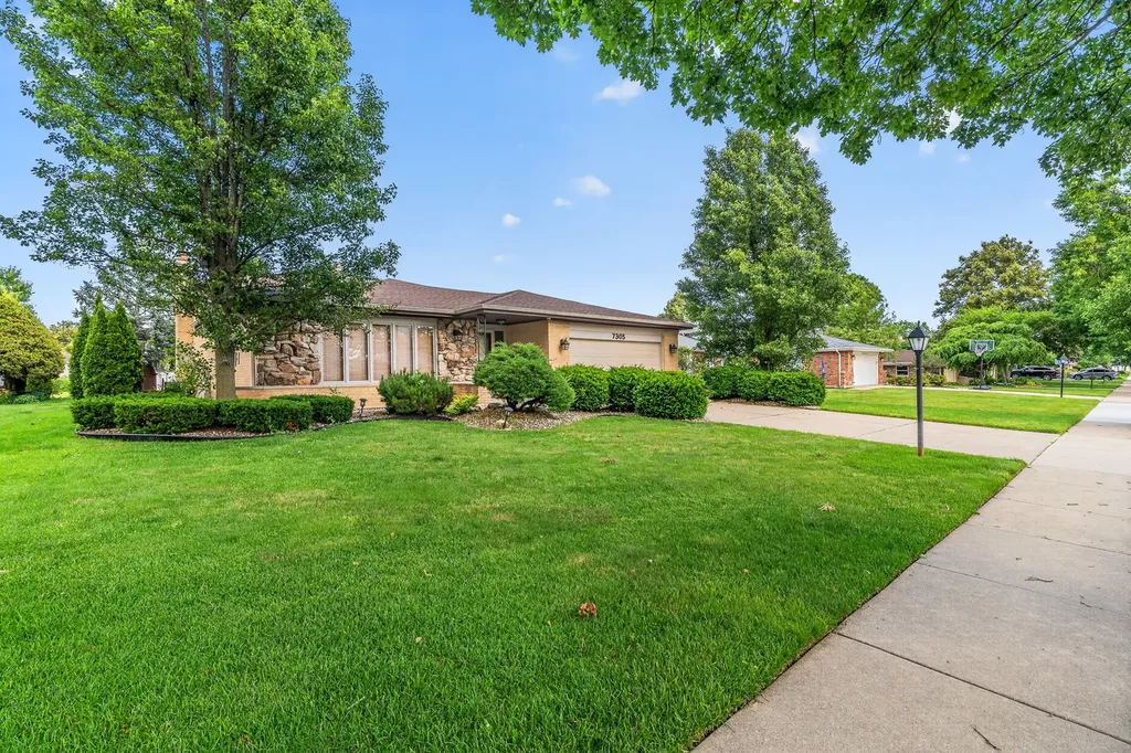 7305 Summit Road Darien IL 60561