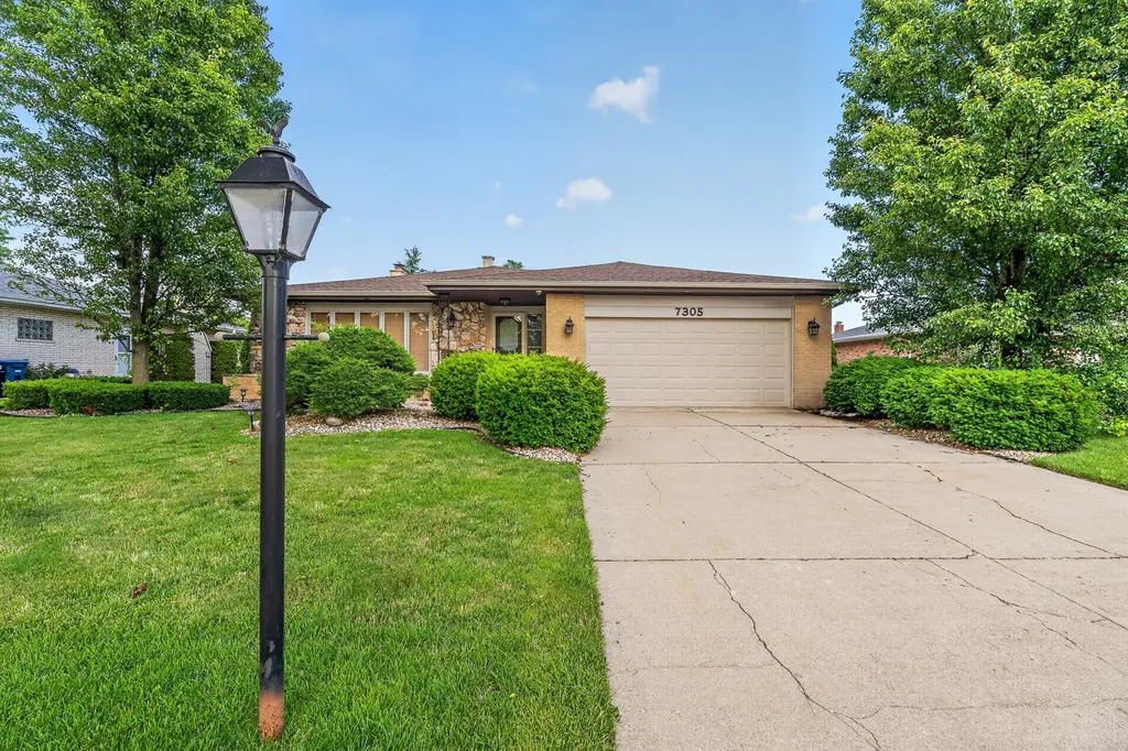 7305 Summit Road Darien IL 60561