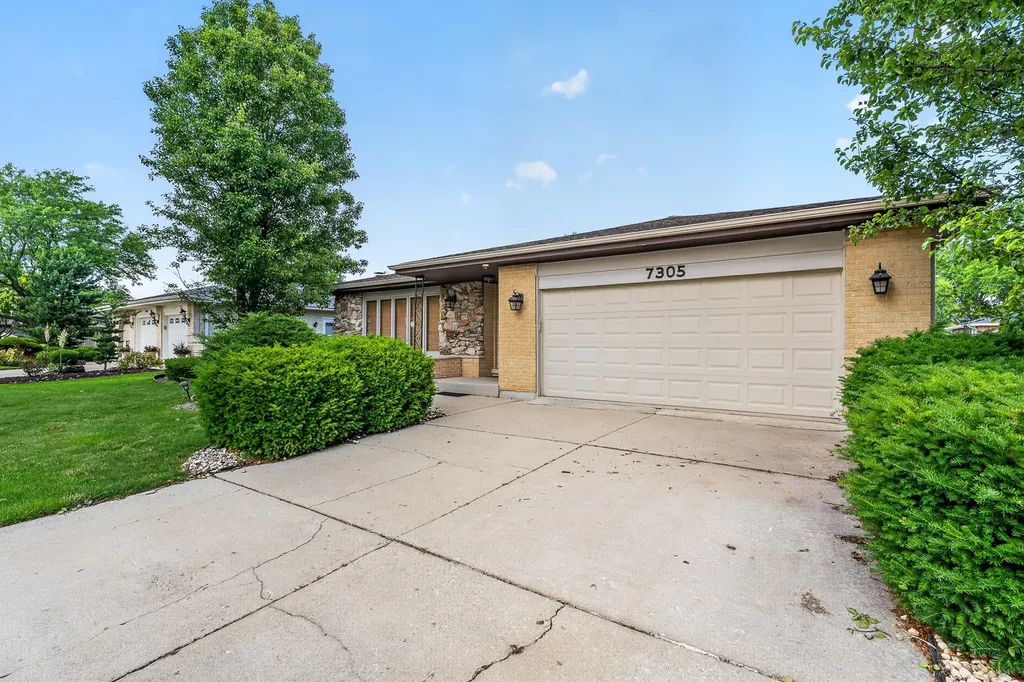 7305 Summit Road Darien IL 60561