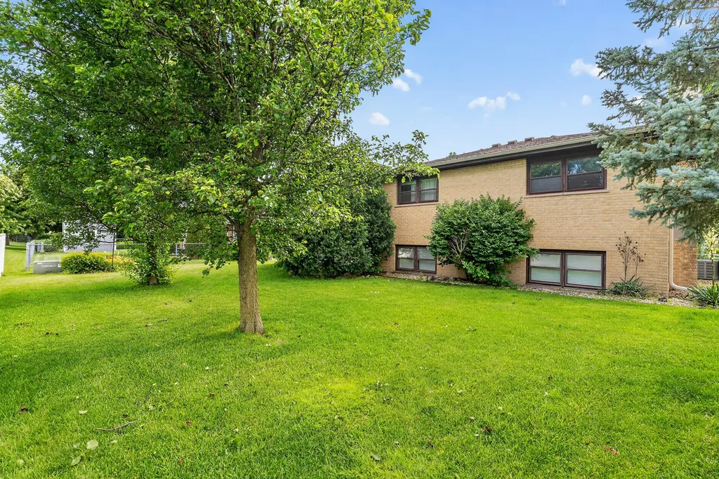 7305 Summit Road Darien IL 60561