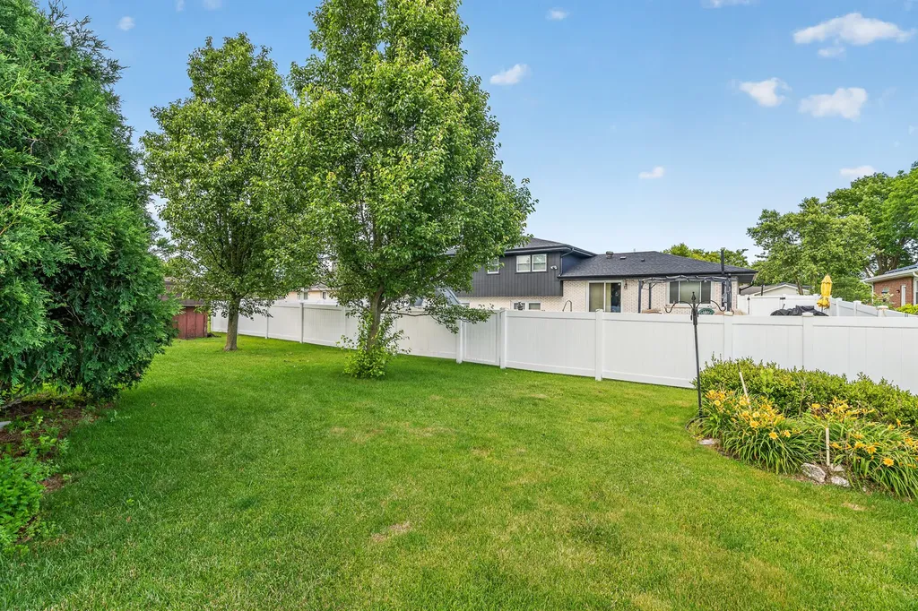 7305 Summit Road Darien IL 60561