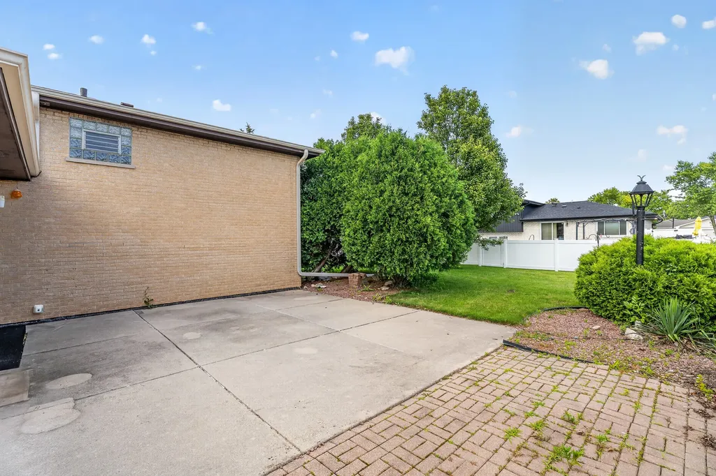 7305 Summit Road Darien IL 60561
