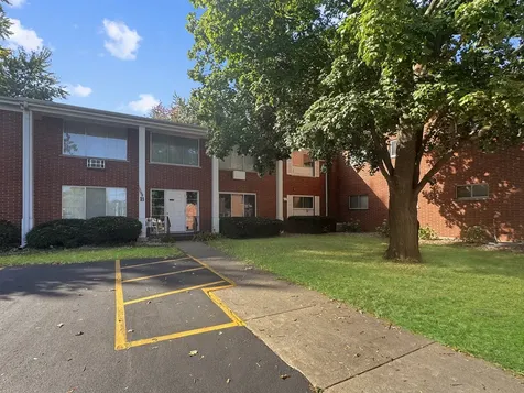 124 North Whistler Avenue Freeport IL 61032