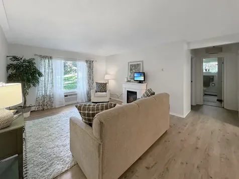 124 North Whistler C4 Avenue Freeport IL 61032