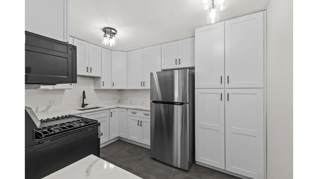 429 South Western Avenue Des Plaines IL 60016