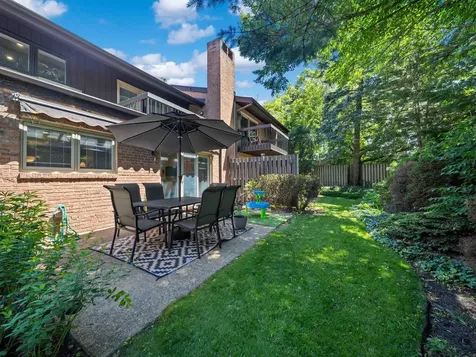 1715 Wildberry Drive Glenview IL 60025