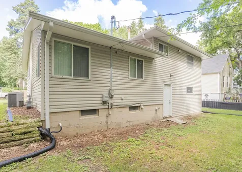 1844 31ST Street Moline IL 61265