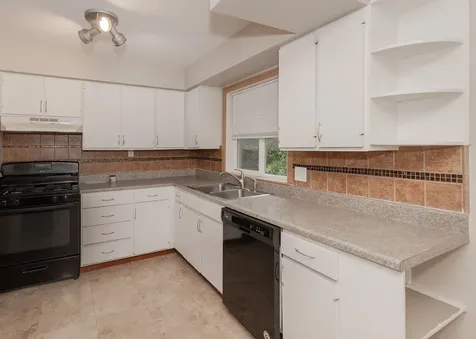 1844 31ST Street Moline IL 61265